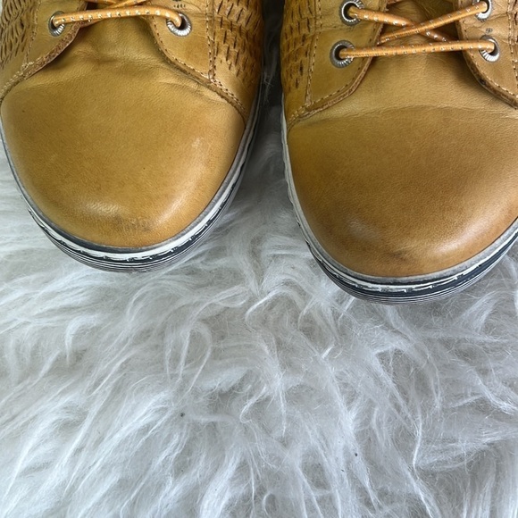 Andrea Conti Taupe/Tan Leather Distressed Wear Lived In Finish Size EU 37 - Picture 4 of 14